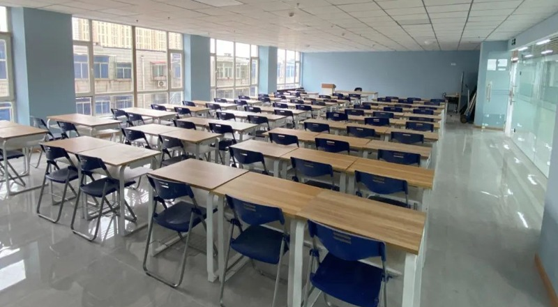 天津金巍职业培训学校轮播4