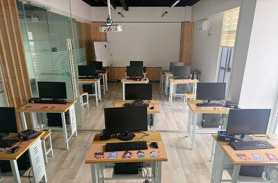 青岛华巽航空无人机培训学校轮播5