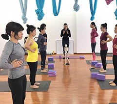佛山伽人学苑瑜伽教育轮播2