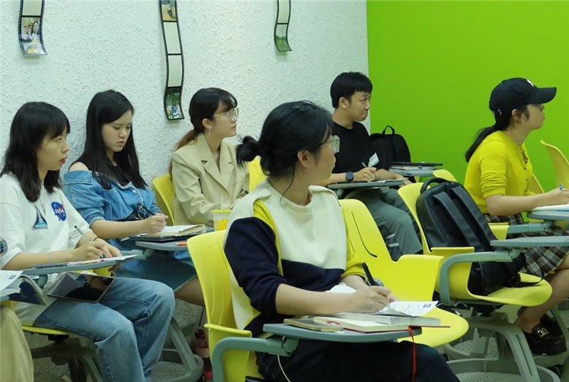 宁波AuT语言学校轮播2