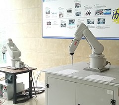 杭州指南车机器人培训学院轮播4