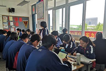 南京宇通实验学校轮播4