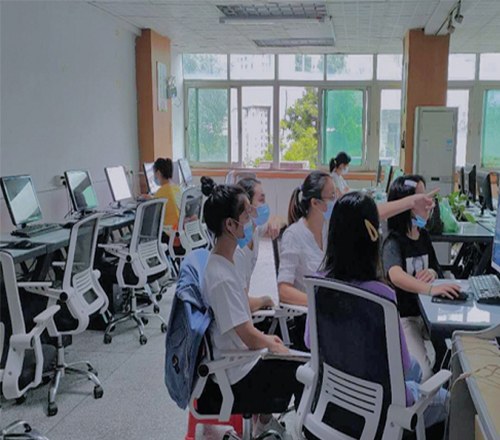 深圳智通教育培训中心轮播4