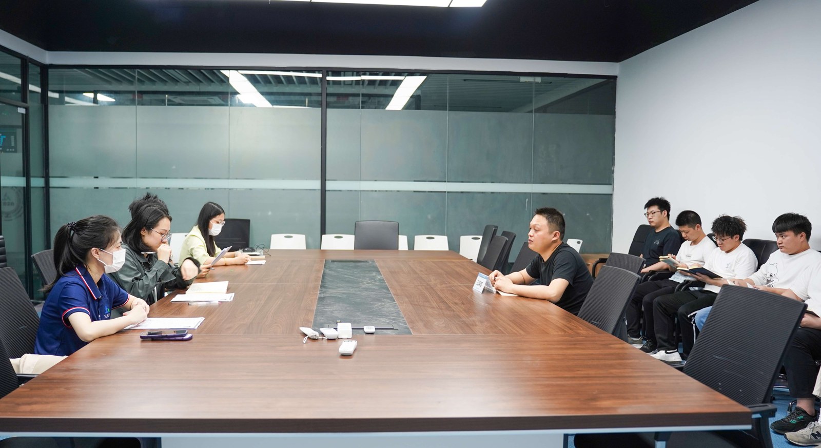 深圳三人易行培训学校相册3