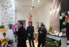 南昌甲壳虫化妆美甲培训中心轮播1