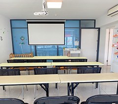 上海艾嘉贝儿家政培训学校轮播4