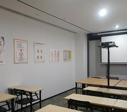 深圳家乐美家政培训学校轮播3