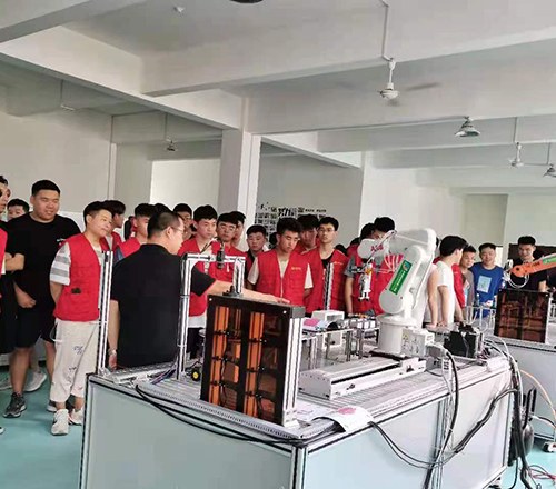 中科罗伯特机器人学院相册2