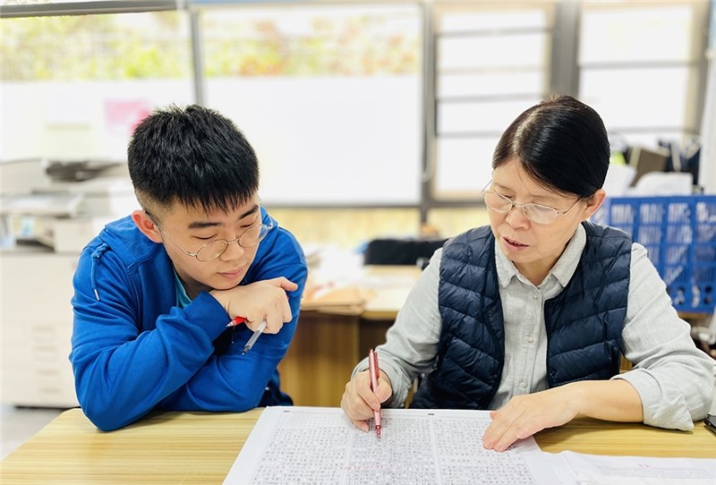 广州华耀教育中高考复读全日制学校