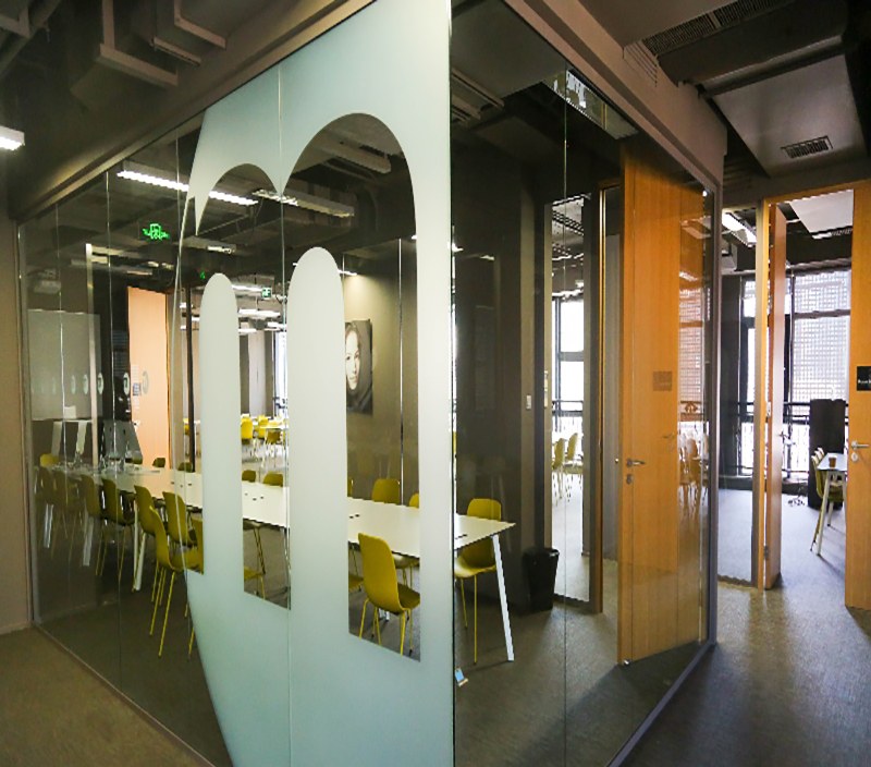 马兰戈尼上海学校2+2国际本科相册2
