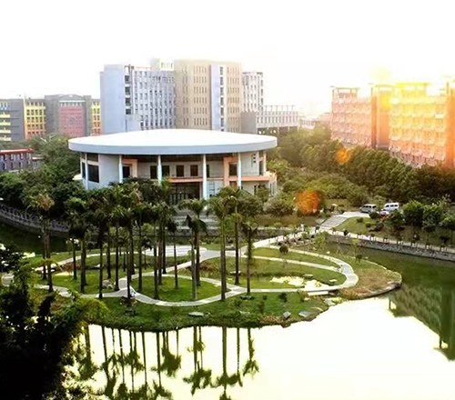 广东岭南现代技师学院轮播4