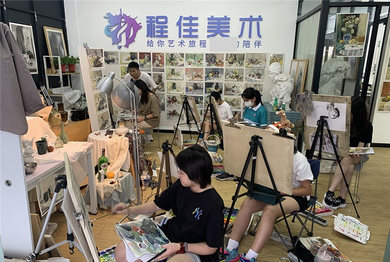 广州程佳美术培训学校轮播4