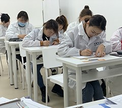上海芮裔化妆半永久培训学校轮播1