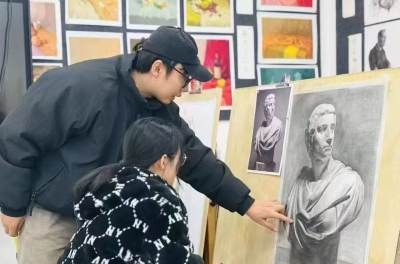 上海星控大师美术培训学校轮播3