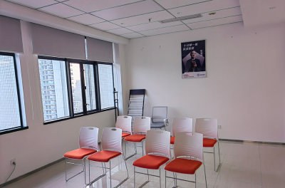 张海翔演讲口才培训学校轮播5
