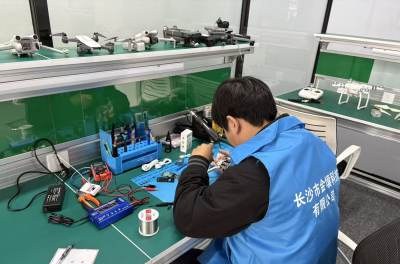 长沙金壤无人机维修培训基地轮播4