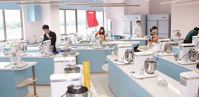 中山艺晋职业培训学校轮播5