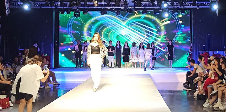 凌蒙国际美妆美发学校相册3