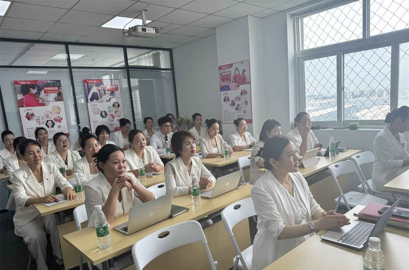 美疣堂智慧美校相册1