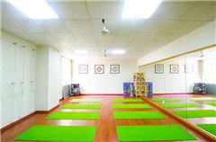 深圳静心瑜伽学院轮播1